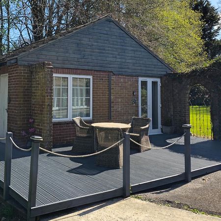 Grandwood House Lodges Chichester Exterior photo